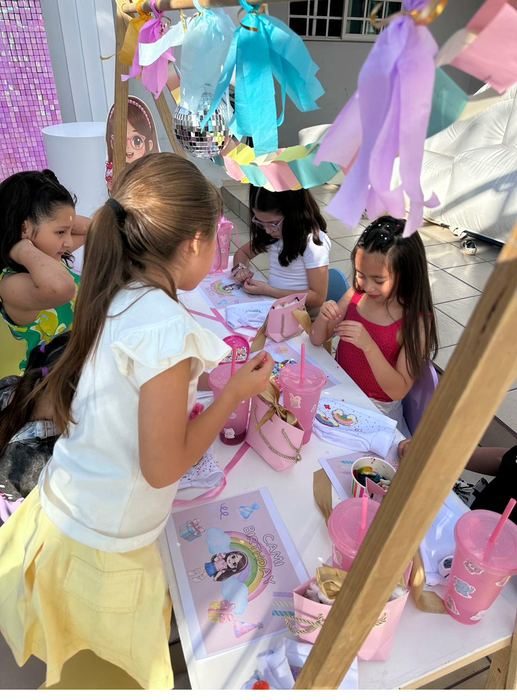 Niños en taller Decorisis